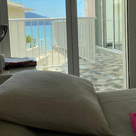 Les Pieds Dans L'O - Appartement 50M2 Front De Mer Saint-Cyr-sur-Mer Exterior foto